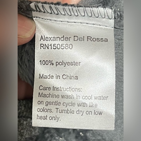 NEW Alexander Del Rossa Plush Fleece Gray Hooded Bathrobe Cozy Loungewear Warm - Picture 8 of 11